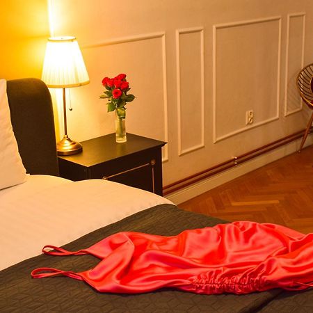 Colins Place Braşov Esterno foto