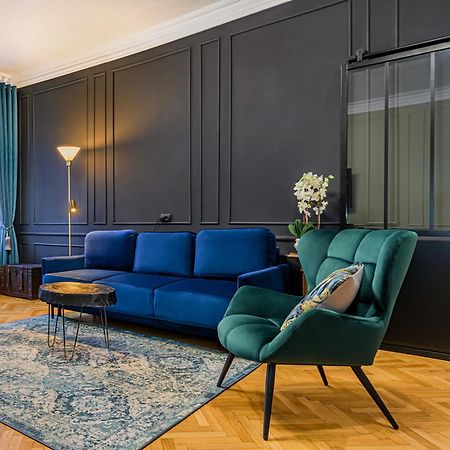 Colins Place Braşov Esterno foto