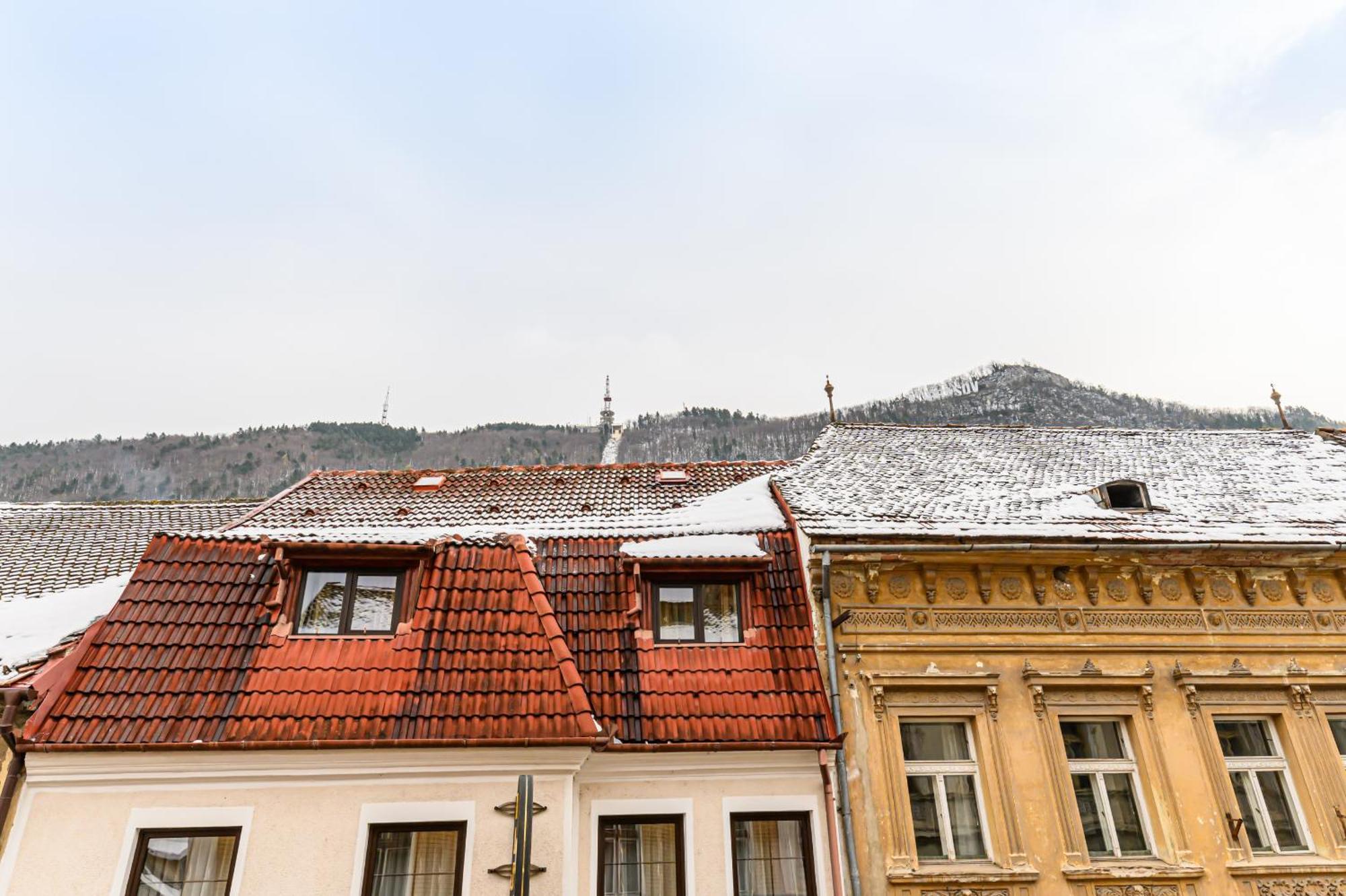 Colins Place Braşov Esterno foto