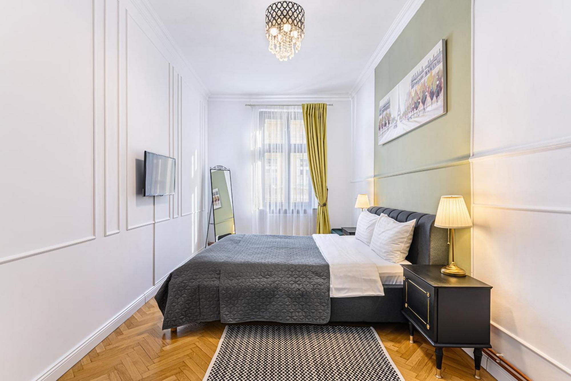 Colins Place Braşov Esterno foto