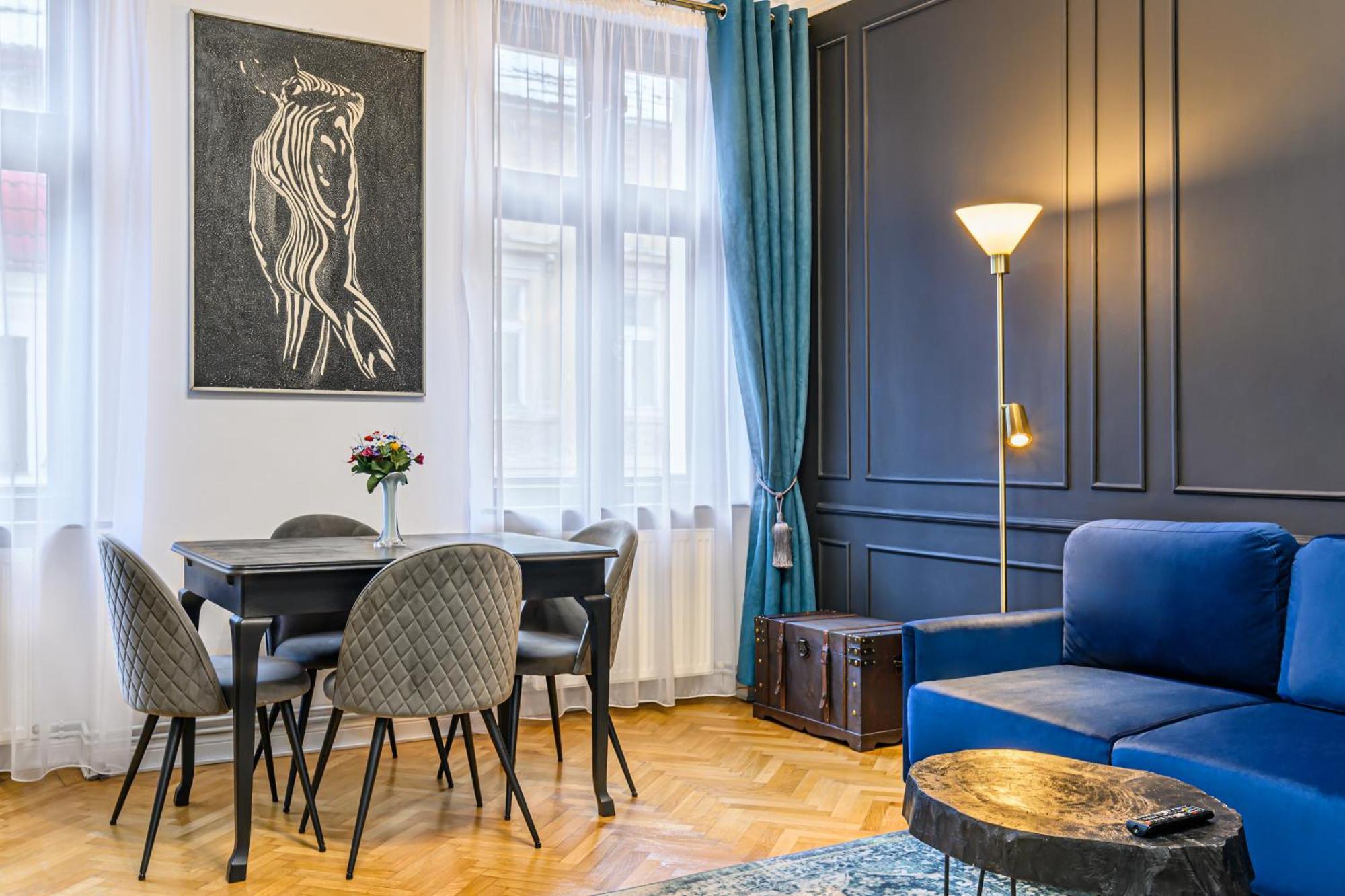 Colins Place Braşov Esterno foto